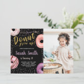 Donut Glitzer Shadow Foto Donut Birthday Einladung (Stehend Vorderseite)