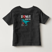 Donut Judge Me T-Rex, Funny Future PaleontologyD Kleinkind T-shirt (Vorderseite)