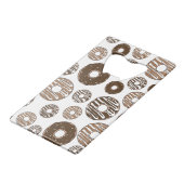 Donut Pattern, Chocolate Donuts, Karamel Donuts Geldbeutel Flaschenöffner (Vorderseite Schrägansicht)