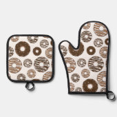 Donut Pattern, Chocolate Donuts, Karamel Donuts Ofenhandschuh & Topflappen-Set (Vorderseite)