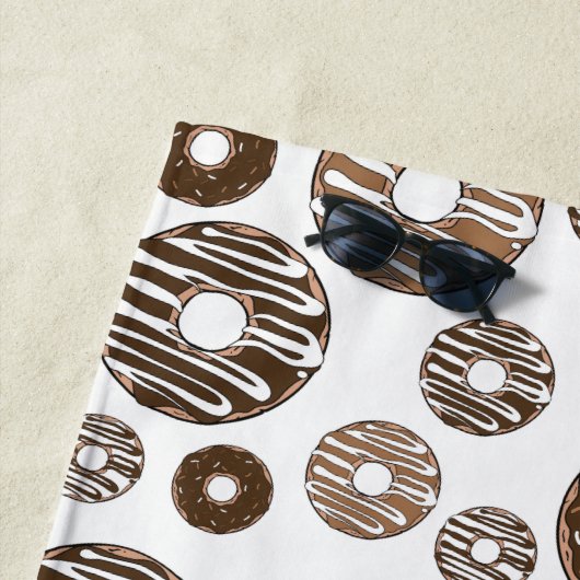 Donut Pattern, Chocolate Donuts, Karamel Donuts Strandtuch (Beispiel)