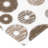 Donut Pattern, Chocolate Donuts, Karamel Donuts Tischdecke (Schrägansicht)