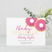 Donut Sprinkle Baby Dusche Pink Twin Girls Ankündigung (Stehend Vorderseite)