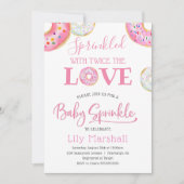 Donut Sprinkler mit zweimal die Liebe Twin Baby Einladung (Vorderseite)