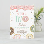 Donut Two Sweet Pink Doughnut Girl Birthday Party Einladung (Stehend Vorderseite)