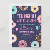 Donut Wollte, dieses rosa süße Mädchen zum Geburts Einladung (Vorderseite)