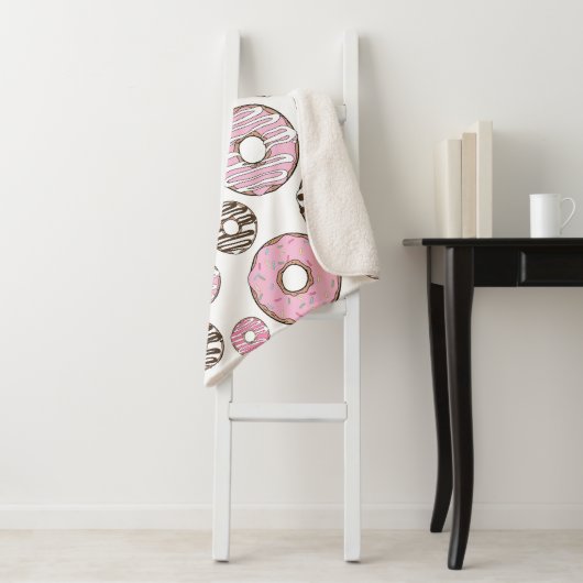 Donuts, rosa Donuts, weiße Donuts Sherpadecke (Beispiel)