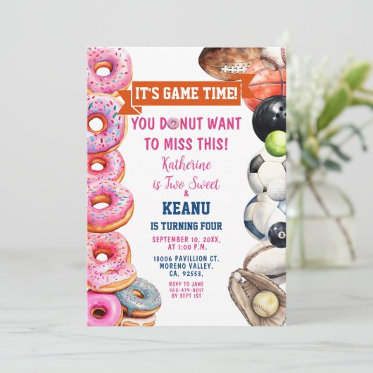 Donuts Sportbälle Geschwister Gemeinsame Geburtsta Einladung (Stehend Vorderseite)