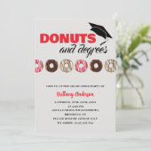Donuts und Degrees Fun Graduation Party Einladung (Stehend Vorderseite)