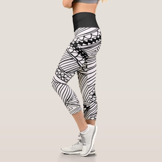 Doodle 1A Black White 1 Capri Leggings (Links)