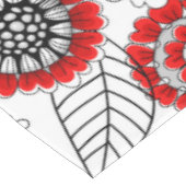 Doodle-Blume und -Blätter in Rot und Schwarz Tischdecke (Schrägansicht)