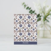 Doodle Blumenmuster personalisierter Name Postkarte (Stehend Vorderseite)
