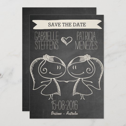 Doodle Couple auf Blackboard Lesbian Save the Date (Vorne/Hinten)