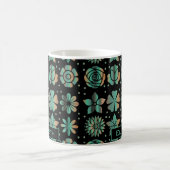Doodle grüne Blumenmuster personalisierter Name Kaffeetasse (Mittel)