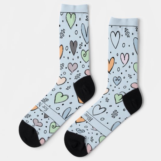Doodle-Herzen auf Hellblau mit Text Socken (Linkes Detail)