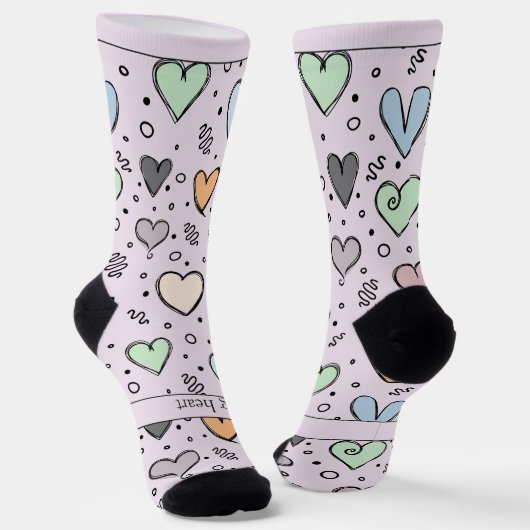 Doodle-Herzen auf Rosa mit Text Socken (Gewinkelt)