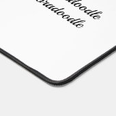 Doodle Hund in Blätter Schreibtischmatte (Ecke)