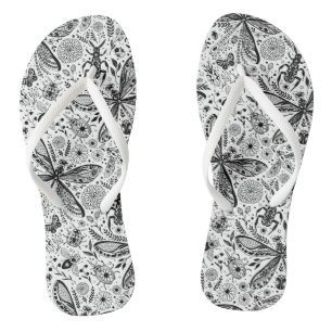 Doodle-Käfer auf dunkelblau Badesandalen