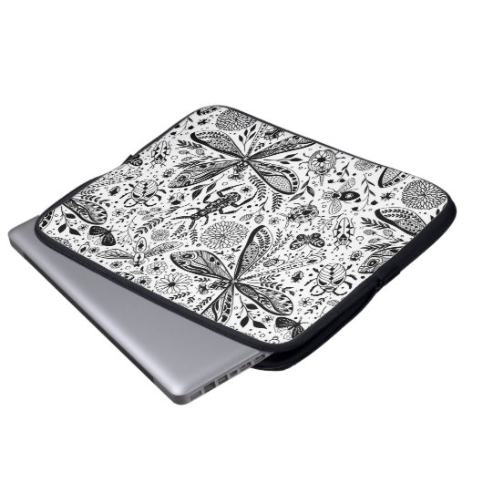 Doodle-Käfer auf dunkelblau Laptopschutzhülle (Vorne Knopf)