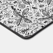 Doodle-Käfer auf dunkelblau Schreibtischunterlage (Ecke)