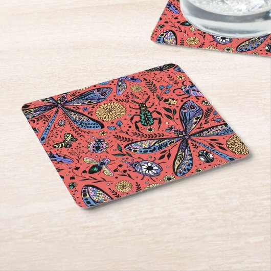 Doodle-Käfer auf Korallenrot Rechteckiger Pappuntersetzer (angewinkelt)