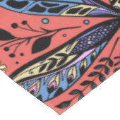 Doodle-Käfer auf Korallenrot Tischdecke (Schrägansicht)