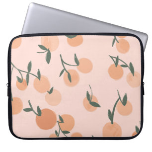 Doodle-Kunst: Orange Cherry Vintage-Muster Laptopschutzhülle