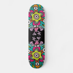 Doodle-Kunst zeigt hungrige Monster verrückt Skateboard