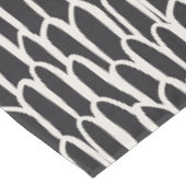 Doodle-Wellen-Mudcloth-Mod geometrisch schwarz Tischdecke (Schrägansicht)