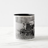 Doodlebug-Tasse Zweifarbige Tasse (Mittel)