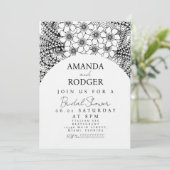 Doodles Florals Black White Bridal Shower Einladung (Stehend Vorderseite)