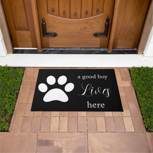 Doormat - Dog Paw - ein guter Junge lebt hier Fußmatte (Außenbereich)