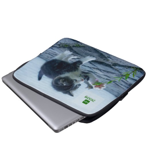 DOOS LAPTOP SLEEVES (Vorne Knopf)