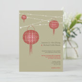 Doppel Glück Red Lanterns Chic Chinese Wedding Einladung (Stehend Vorderseite)