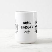 Doppel-Spritzen-Krankenschwestern nennen die Shots Kaffeetasse (Mittel)