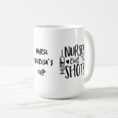 Doppel-Spritzen-Krankenschwestern nennen die Shots Kaffeetasse (VorderseiteRechts)