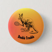 Doppel-Trouble Kangaroo Tennis Player Button (Vorderseite)
