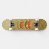 Doppelhamburger mit Käse und Speck Skateboard (Horizontal)