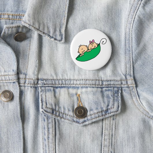 Doppeljunge und Mädchen in der Erbsenhülse Button (Beispiel)