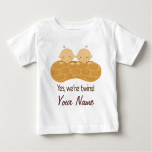 Doppeljungen-personalisierte Babys in einer Baby T-shirt