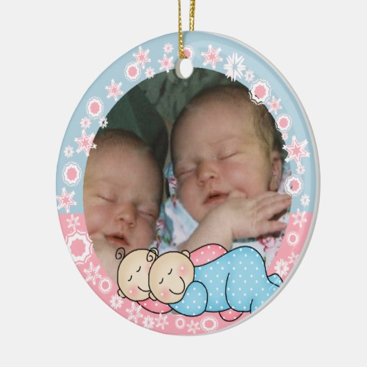 Doppeljungen-und Mädchen-1. Weihnachtsverzierung Keramikornament (Links)