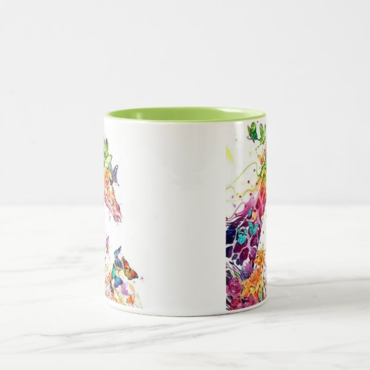 Doppelseitige bunte Giraffe mit Schmetterlingen Zweifarbige Tasse (Mittel)