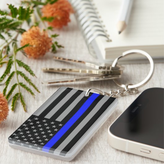 Doppelseitiger Schlüsselanhänger der Thin Blue Lin (Vorderseite rechts)