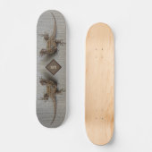 Doppeltes Eidechsen-Monogramm Skateboard (Vorderseite)
