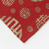 Doppeltes Glück-Symbolmuster - Gold auf Rot Fleecedecke (Ecke)