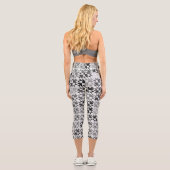 Doppeltes X Quilt in Grau Capri Leggings (Rückseite)