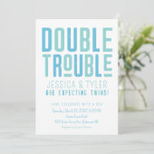 Doppeltrouble Twin Boys Kinderdusche Einladung (Stehend Vorderseite)