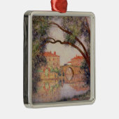 Dorf in Normandie Silbernes Ornament (Rechts)