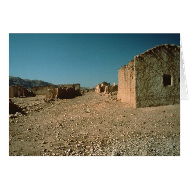 Dorfstraße mit Häusern (Vorderseite (Horizontal))