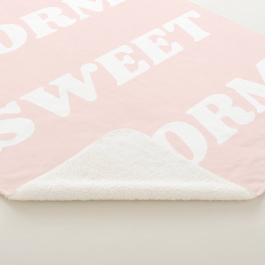 Dorm Sweet Dorm in Blush Sherpadecke (3/4)